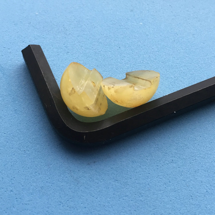 晨虹數控砂線切割機切割的蜜蠟珠子